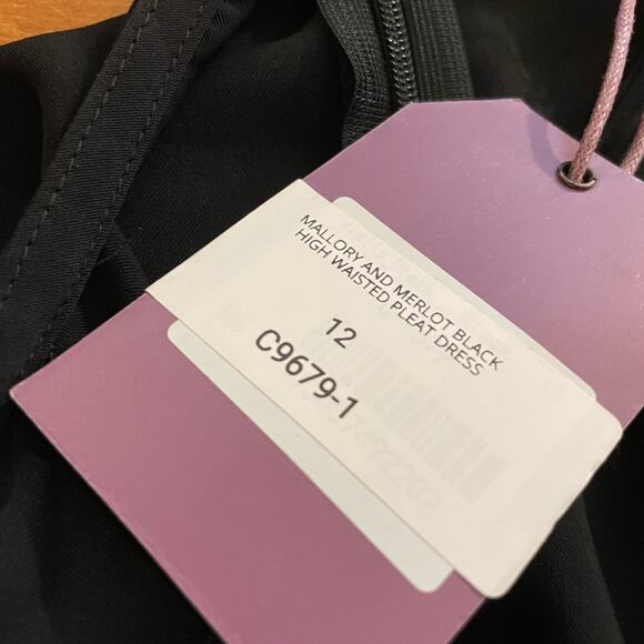 NWT Mallory & Merlot Black Pleated Maxi Dress - Picture 4 of 7